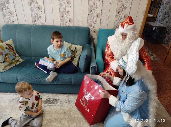 Реабилитационный центр «Родник» присоединился к акции «ЁЛКА ЖЕЛАНИЙ»