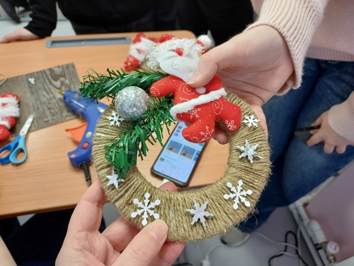 Праздник начинается в «Роднике». Для ребят из разных школ Тюмени прошли НОВОГОДНИЕ МАСТЕР-КЛАССЫ 