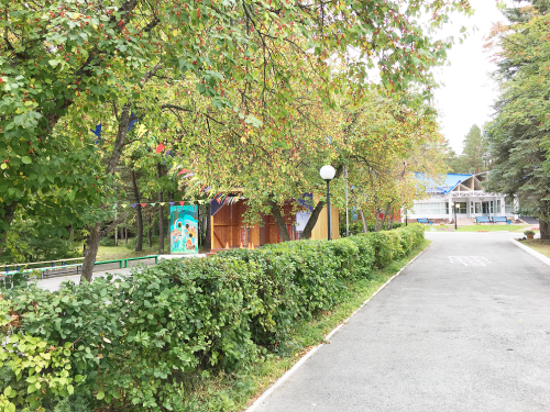 Природа готовится к золотой прохладе. А в наших корпусах тепло и уютно