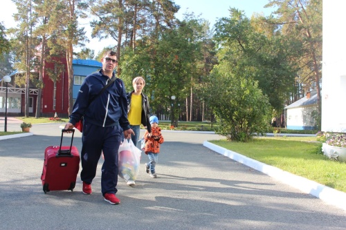 «Родник» встречает гостей легкой позолотой. 54 семьи ожидаем на реабилитацию