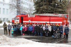 ТЮМЕНСКИЕ ПОЖАРНЫЕ ПОСЕТИЛИ «РОДНИК»