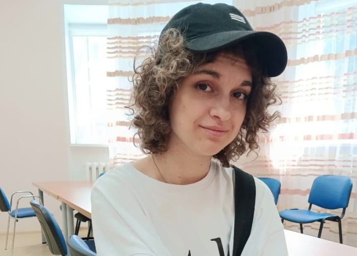 «В «Родник» приезжают разные дети… Они все особенные по-своему: у кого-то интересное хобби, у кого-то — свой собственный язык общения. И мне это нравится»