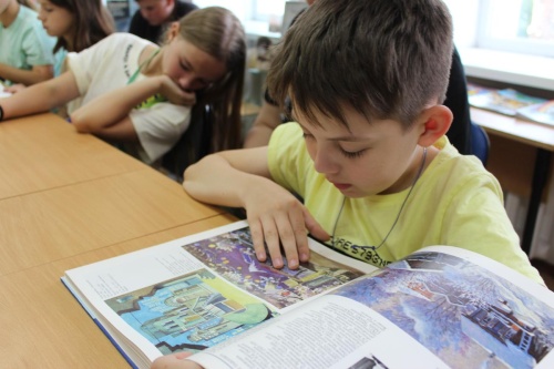 В библиотеке «Родника» прошла творческая встреча, посвященная Дню города