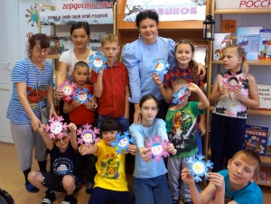 И Деду Морозу дарят подарки: ребята в «Роднике» отметили день рождения зимнего волшебника 