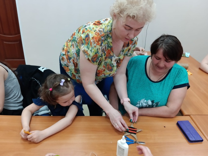 «Мама передала талант, вязать научил папа, а веру в себя вселил педагог». Педагоги «Родника» о пути в профессию