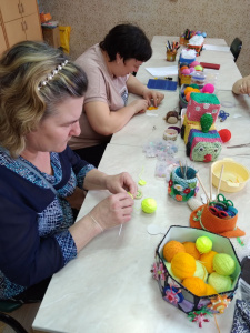 В «Роднике» прошел мастер-класс «Пасхальный сувенир»