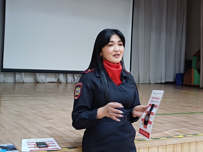 Что делать, если мошенники звонят или пишут в соцсетях?