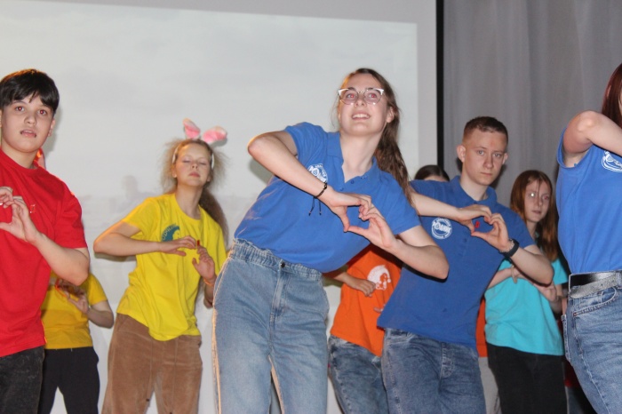 В реабилитационном центре «Родник» завершилась инклюзивная профильная смена «Время Первых: равные возможности»