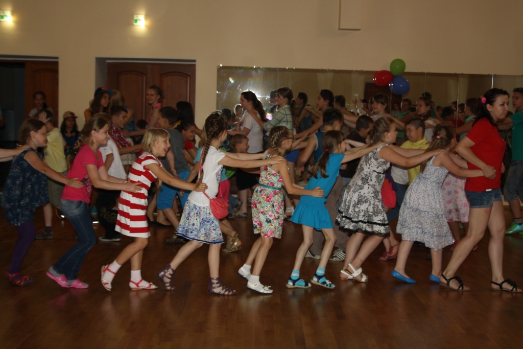 Фото  __Поезд друзей__ (автор фото Караульных Ю.А, 30.06.2014 ).JPG