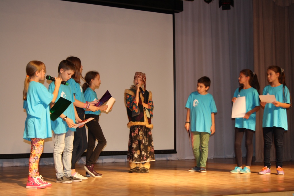 Творчкское выступление 5-6 отряды.JPG